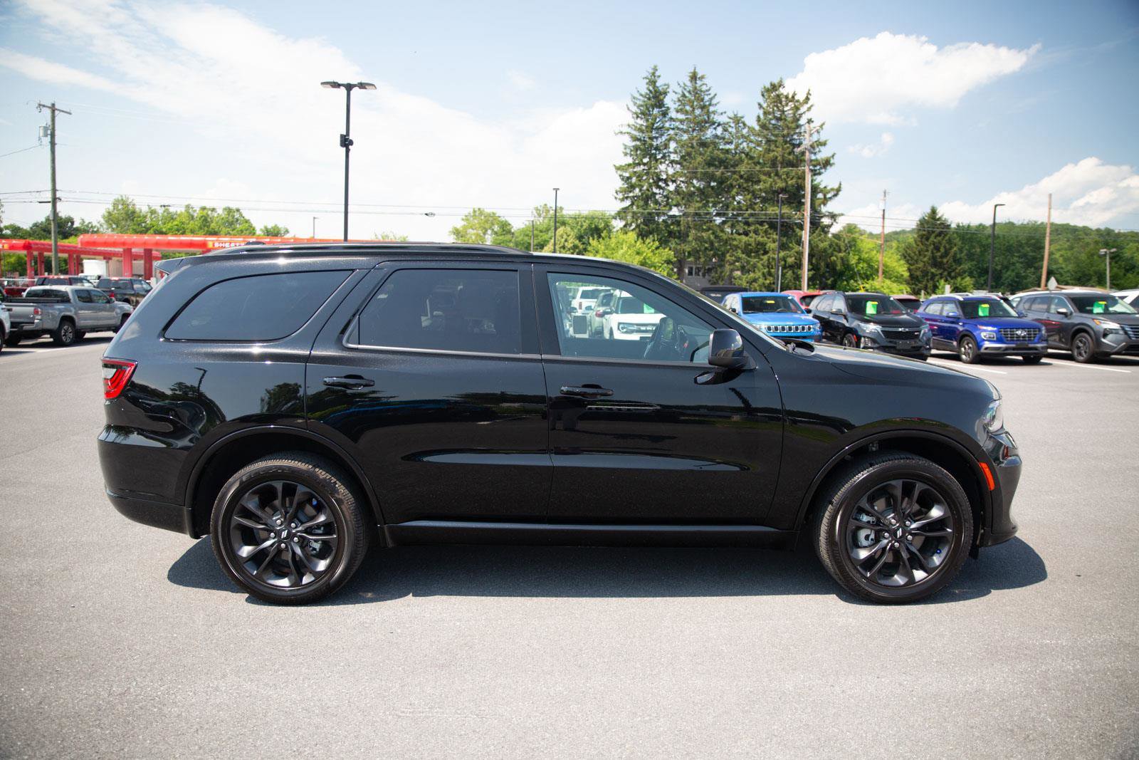 Used 2025 Dodge Durango GT w/ Blacktop Package image 2