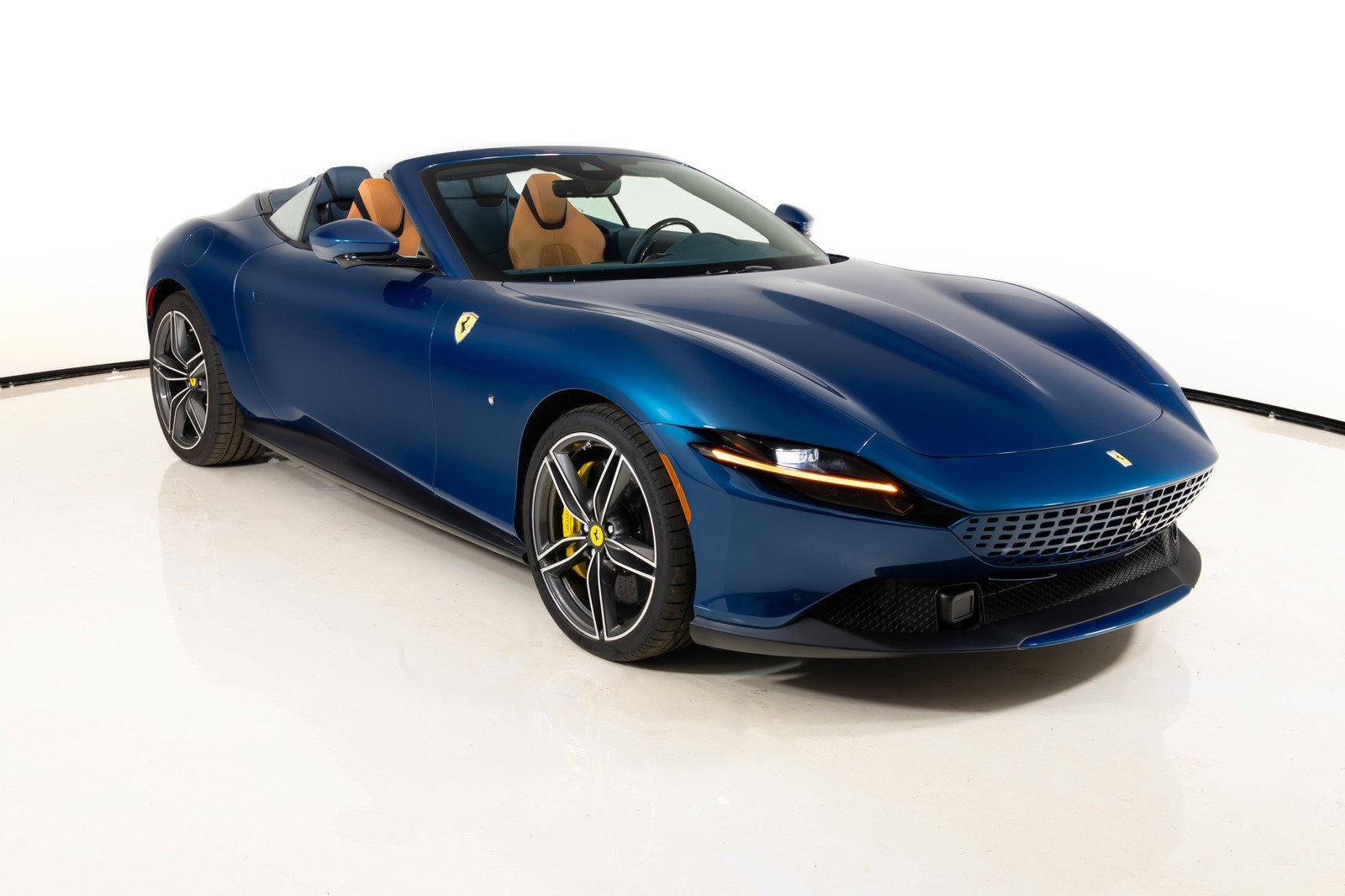 Certified 2025 Ferrari Roma Spider image 1