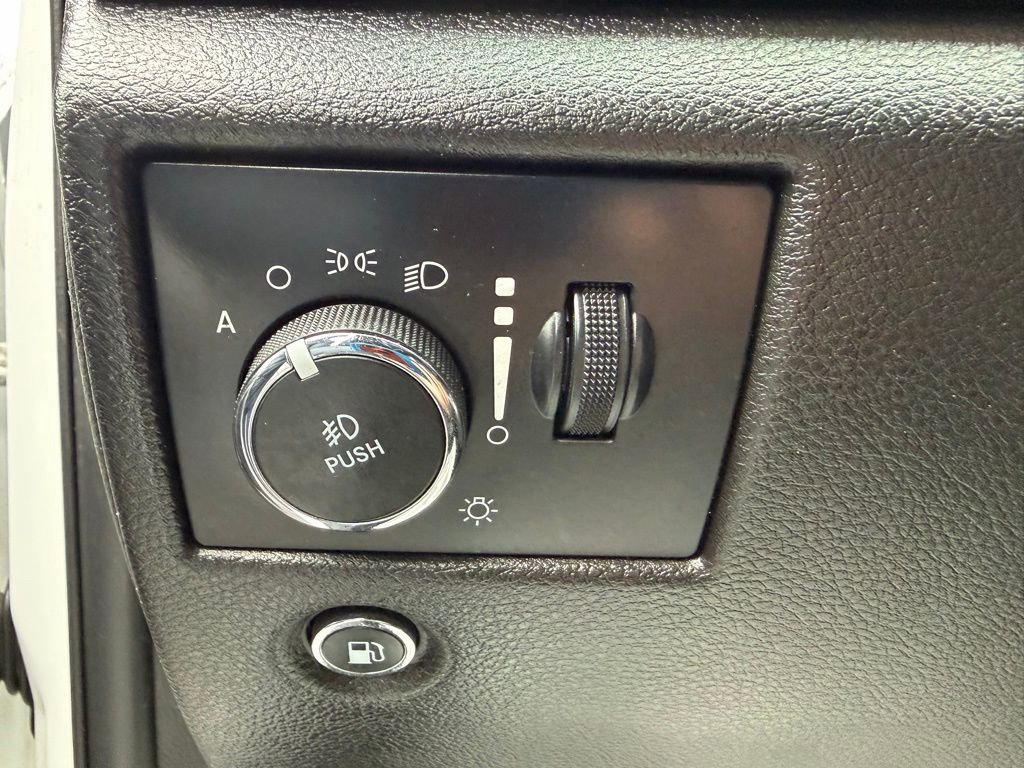 Used 2021 Jeep Grand Cherokee Laredo X image 27