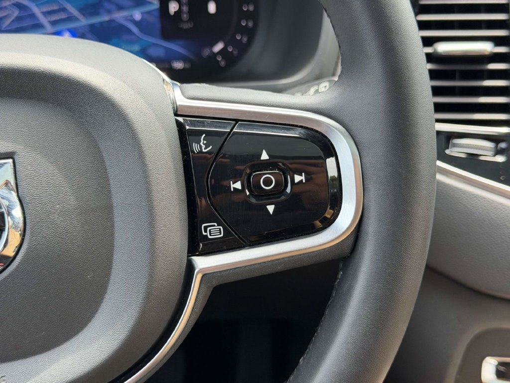 Used 2023 Volvo XC90 B6 Ultimate w/ Protection Package Premier AWD/4WD image 10