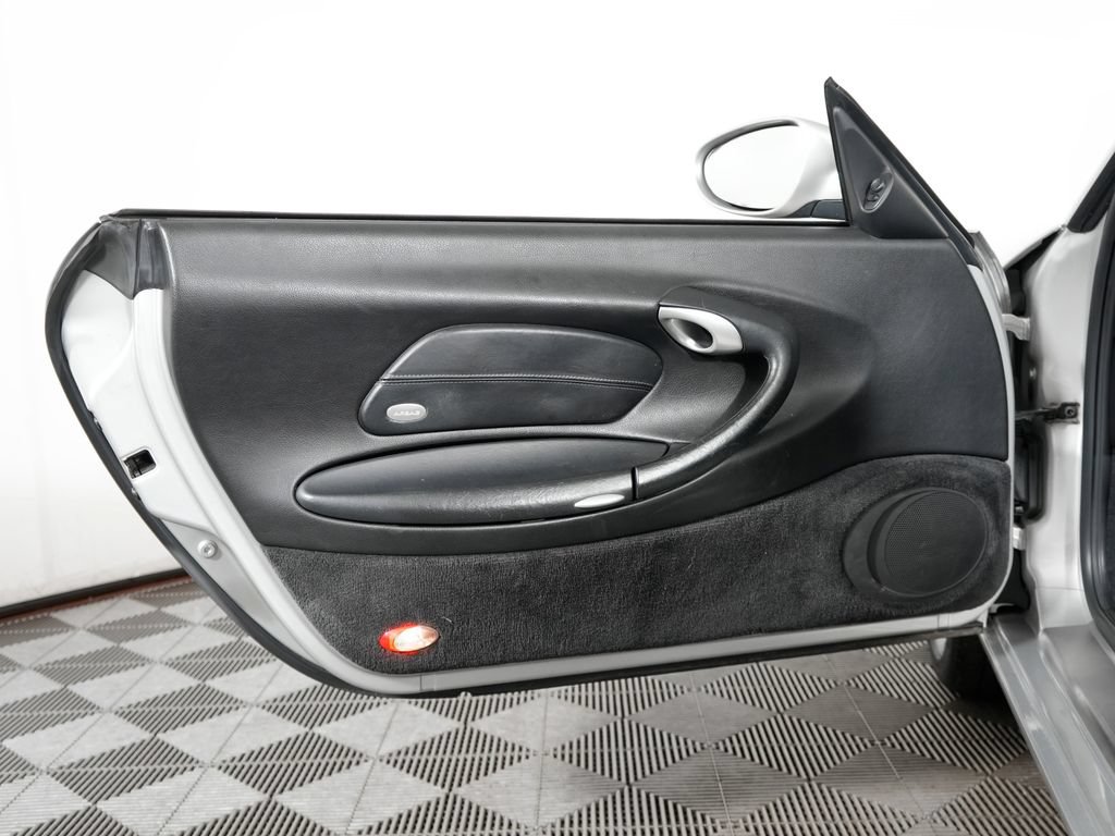 Used 2000 Porsche 911 Carrera RWD image 22