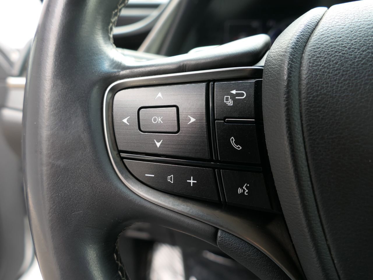 Used 2020 Lexus ES 350 w/ Premium Package FWD image 15