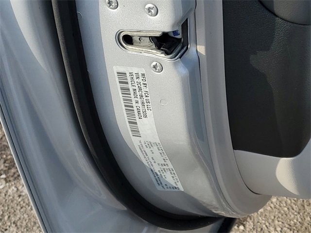 Used 2024 Chrysler Pacifica Touring-L image 32