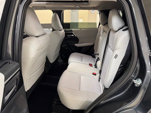 New 2026 Mitsubishi Outlander SEL FWD image 22