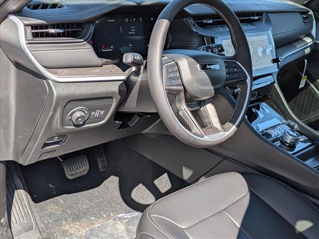 New 2026 Jeep Grand Cherokee Limited w/ Limited Altitude Package AWD/4WD image 3