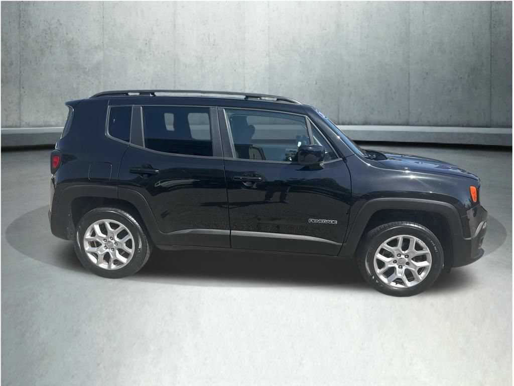 Used 2018 Jeep Renegade Latitude AWD/4WD image 7