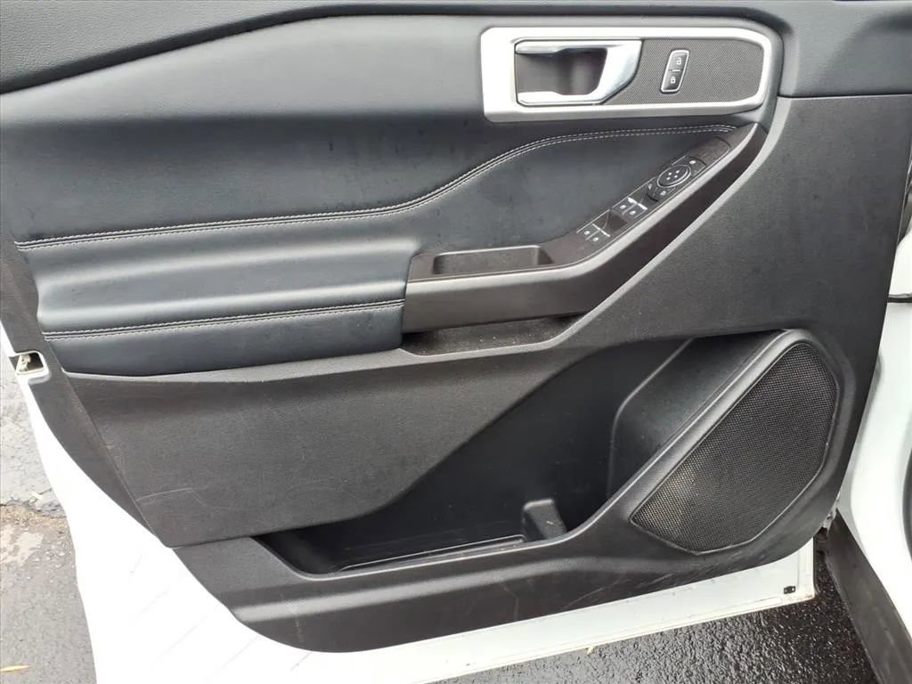 Used 2020 Ford Explorer XLT w/ Equipment Group 202A image 25