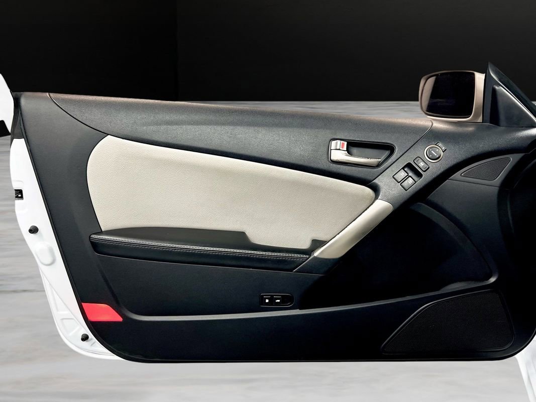 Used 2016 Hyundai Genesis 3.8 image 29