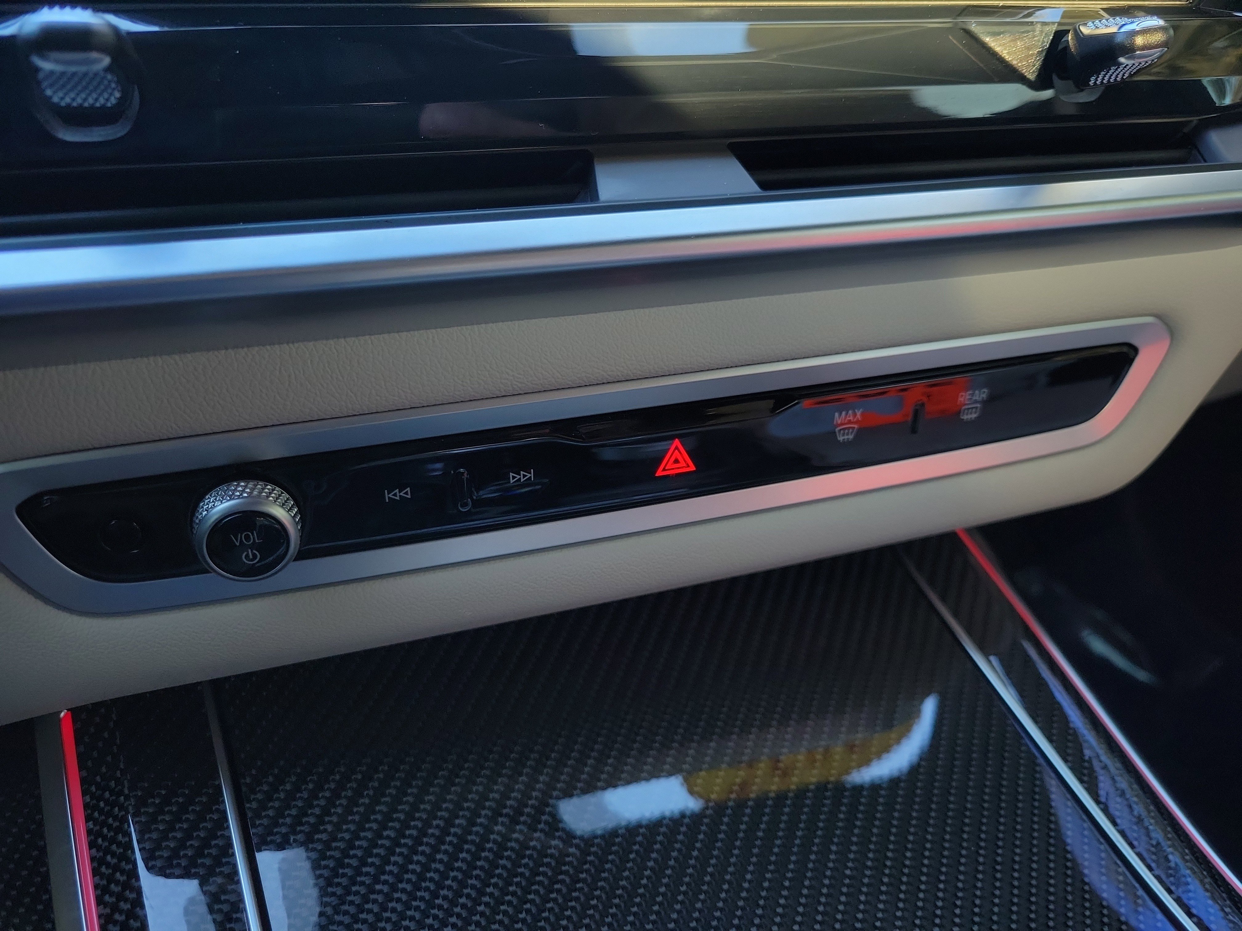 Used 2025 BMW X7 M60i image 27