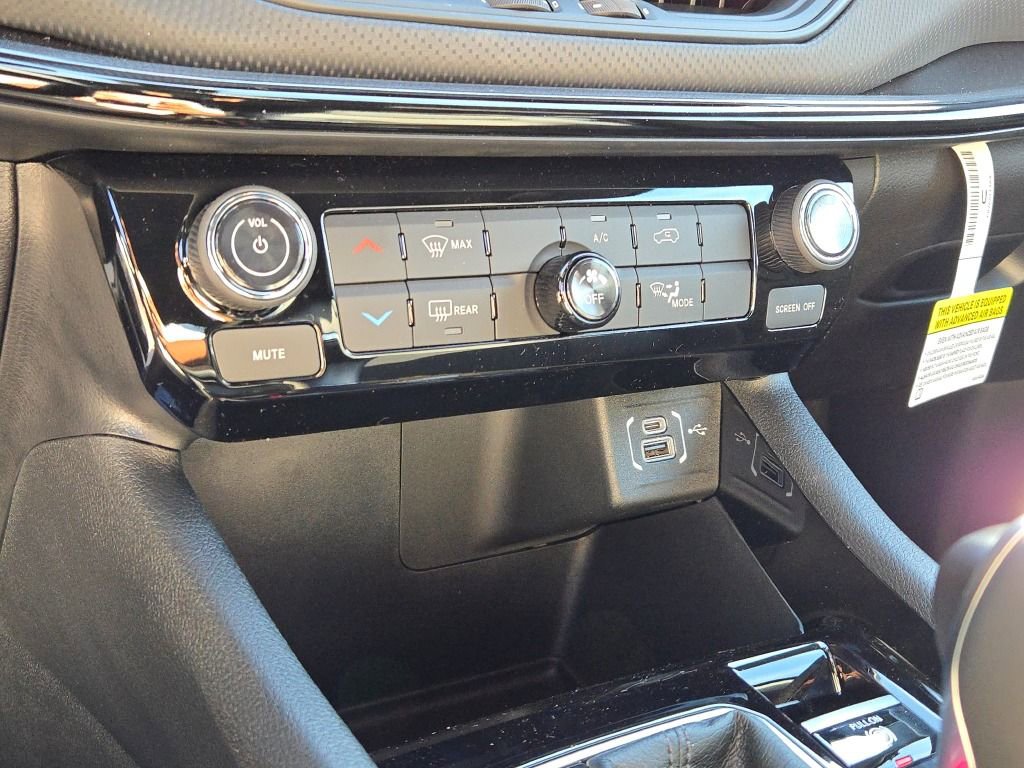 New 2026 Jeep Compass Latitude image 25
