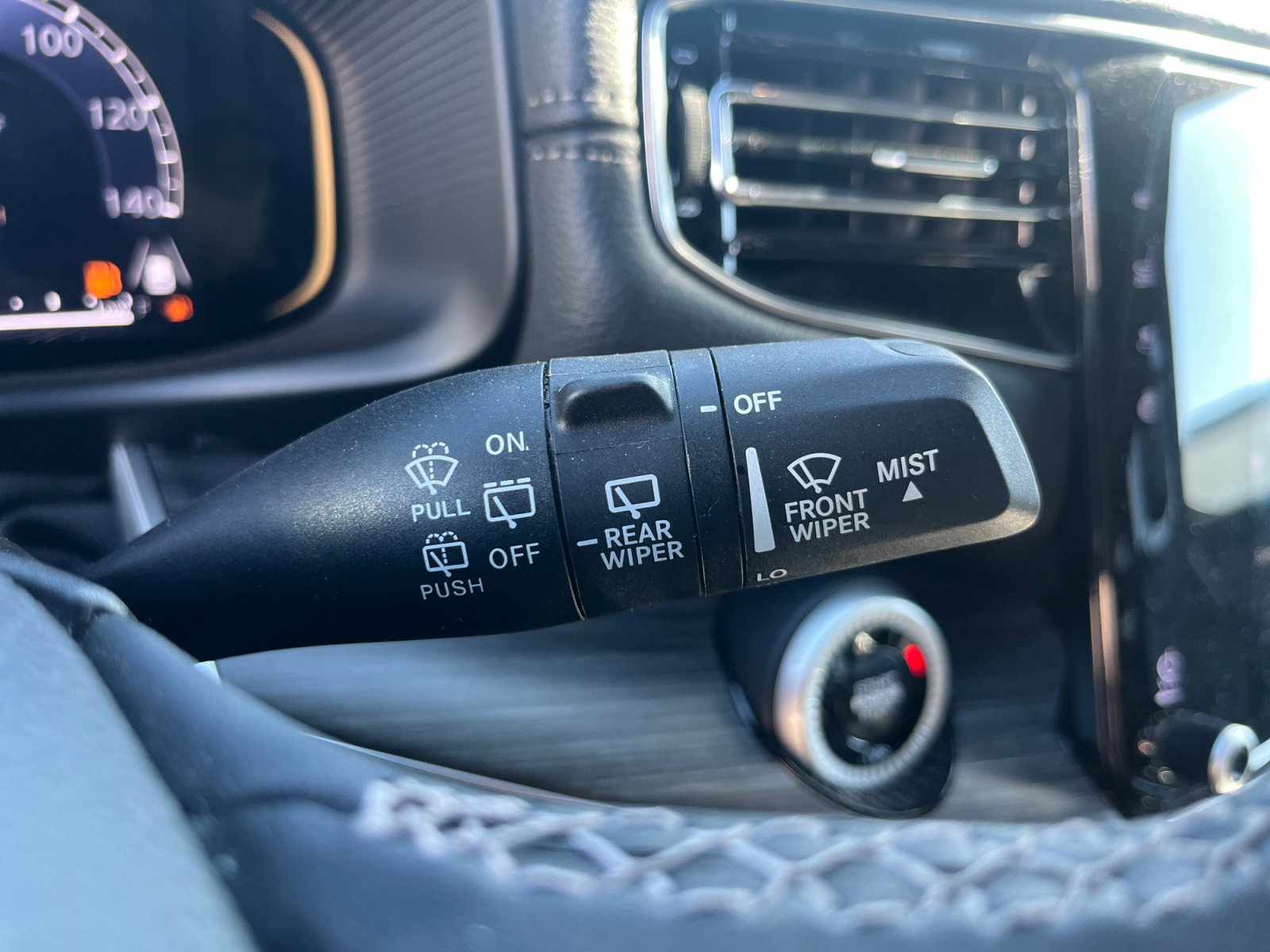 Certified 2024 Jeep Wagoneer L Series II image 11