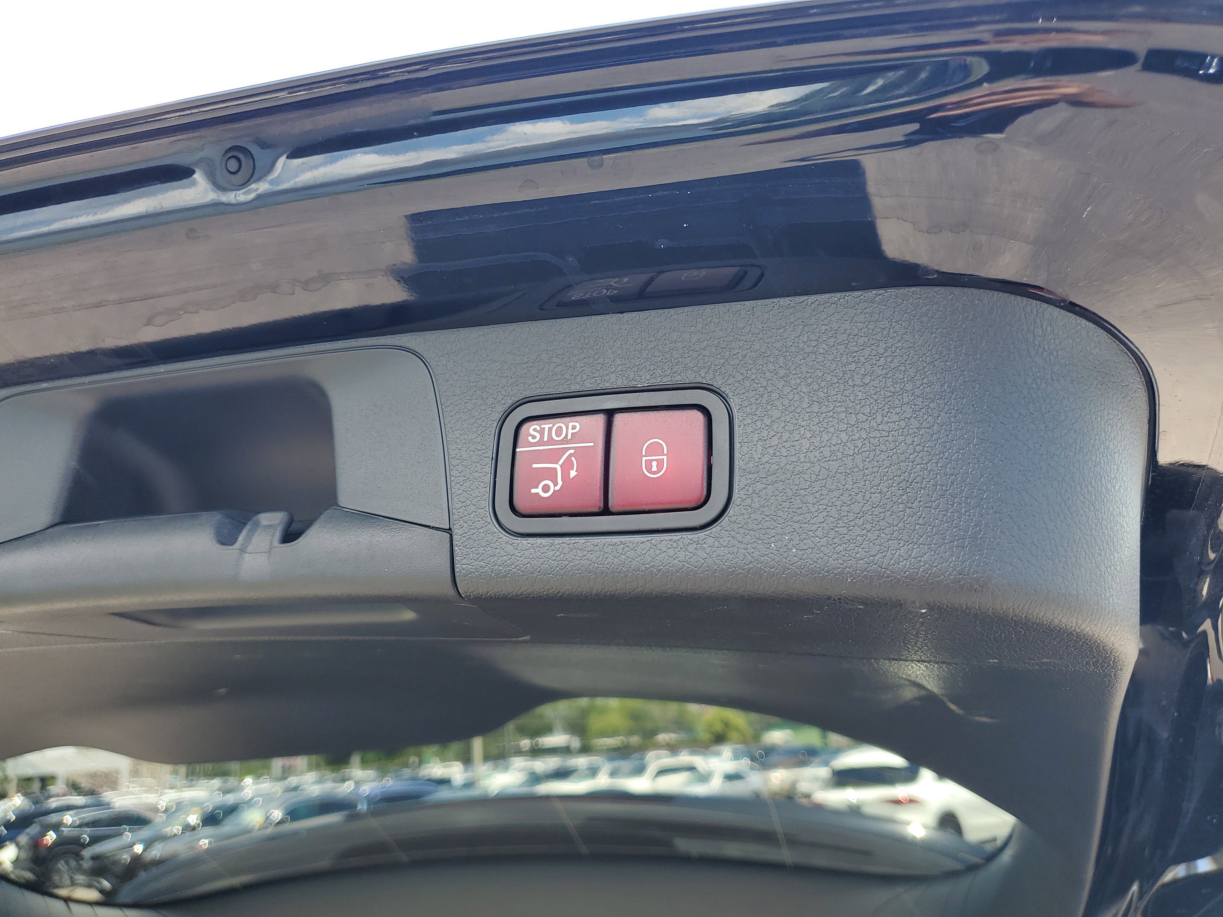 Certified 2025 Mercedes-Benz GLB 250 image 9