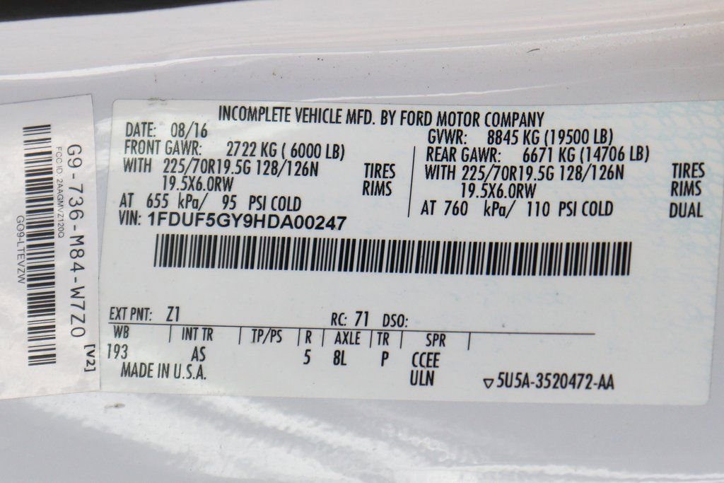 Used 2017 Ford F550 2WD Regular Cab Super Duty image 41