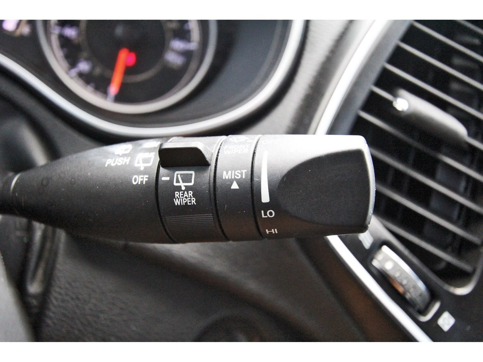 Used 2019 Jeep Cherokee Latitude Plus FWD image 22