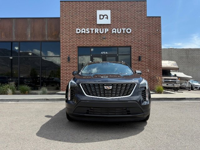 Used 2023 Cadillac XT4 Luxury w/ Cold Weather Package image 2