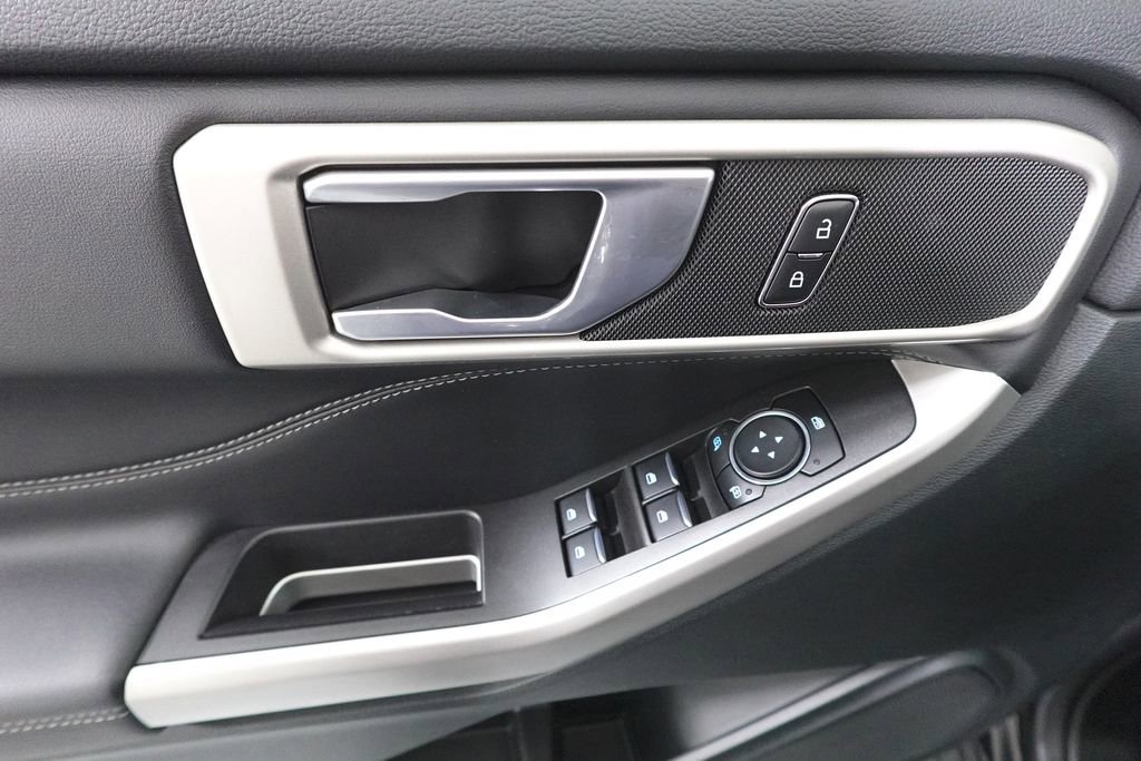 Certified 2023 Ford Explorer XLT w/ Equipment Group 202A image 9