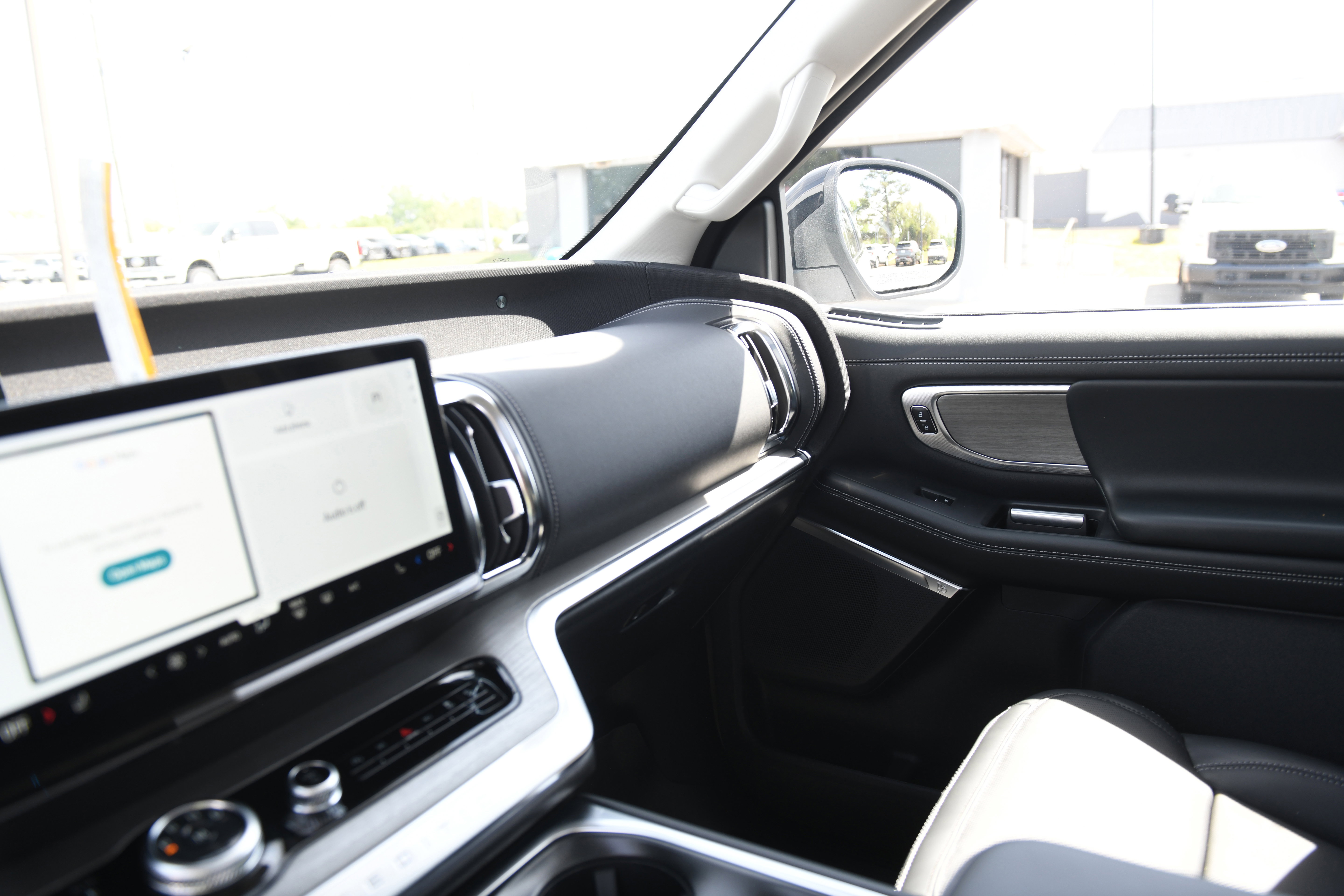 New 2026 Ford Expedition Max Platinum image 24