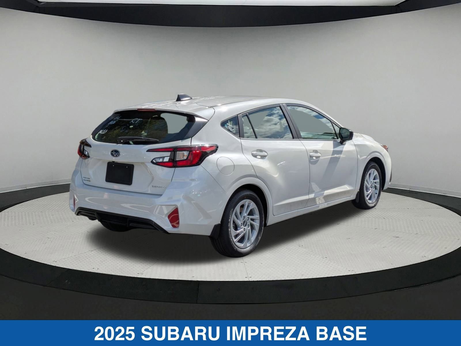 Certified 2025 Subaru Impreza 2.0i image 4