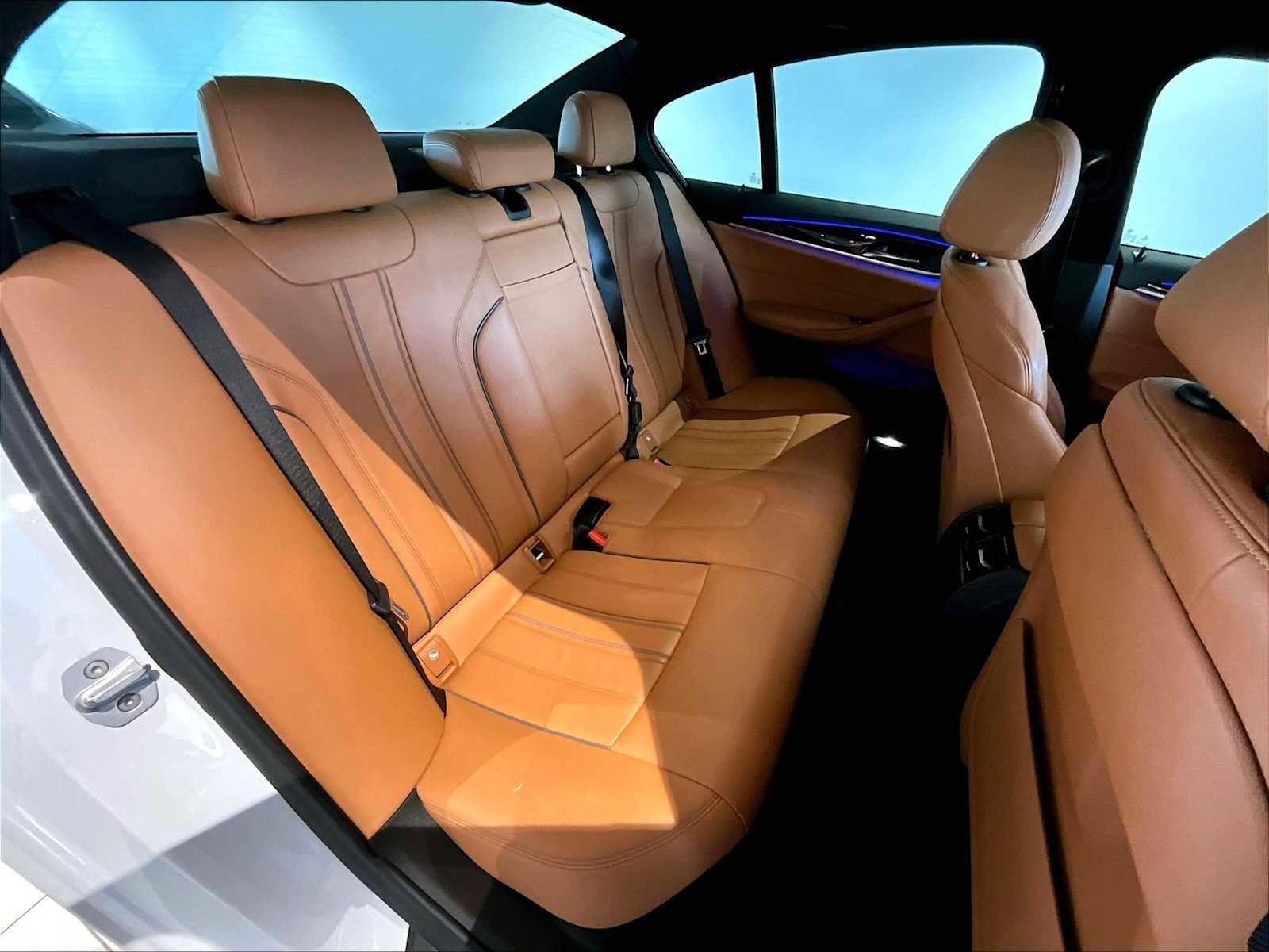 Used 2019 BMW 530e w/ Convenience Package image 31