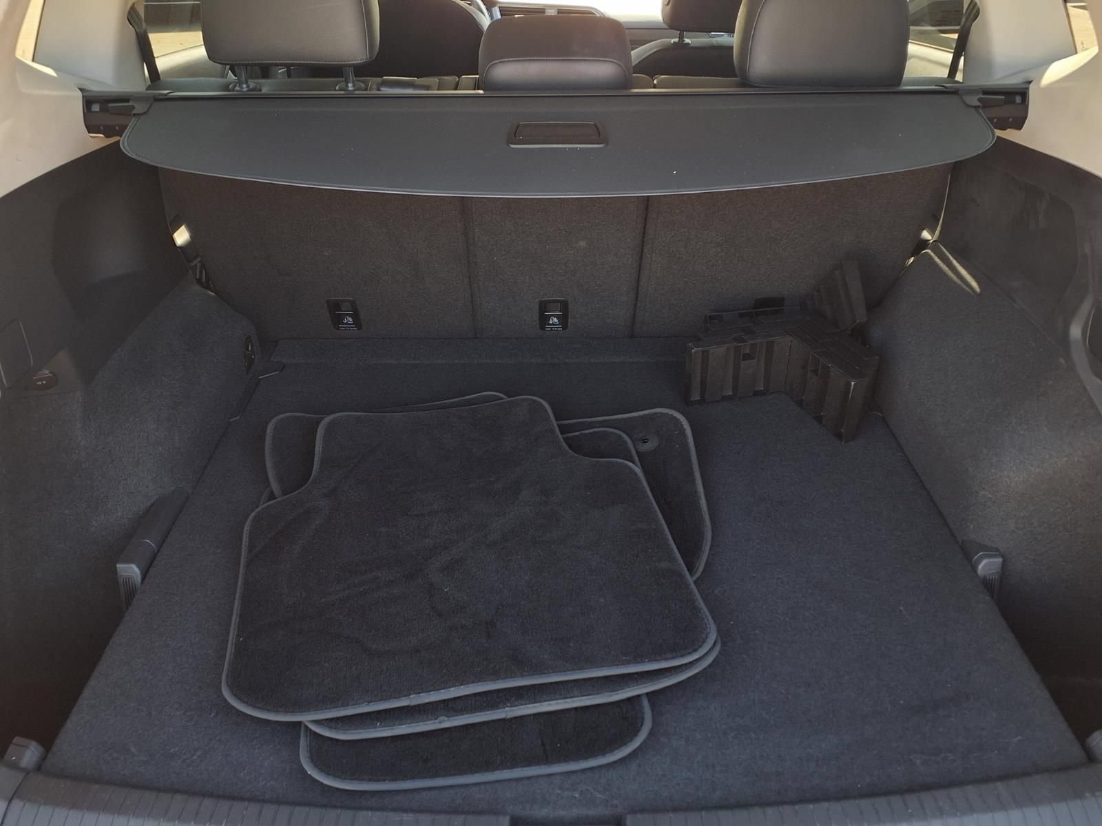 Used 2019 Volkswagen Tiguan SEL Premium AWD/4WD image 8