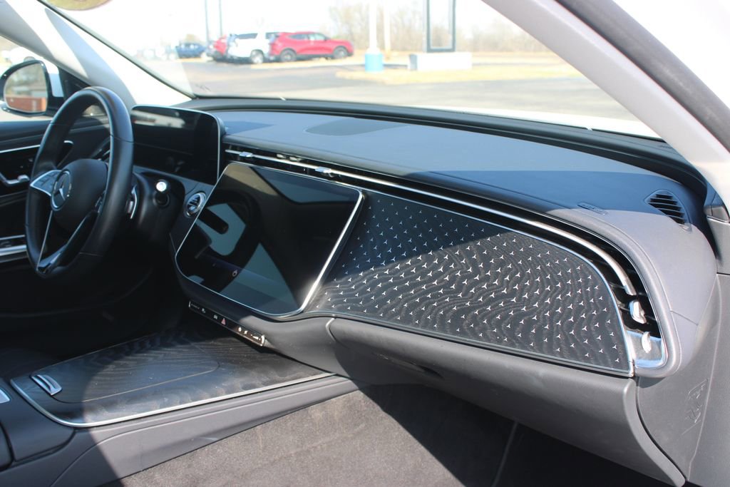 Used 2025 Mercedes-Benz E 350 Sedan image 29