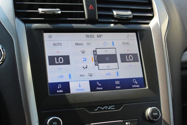 Used 2020 Ford Fusion SEL FWD image 21