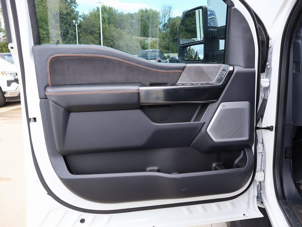 Used 2023 Ford F450 Platinum w/ FX4 Off-Road Package image 12