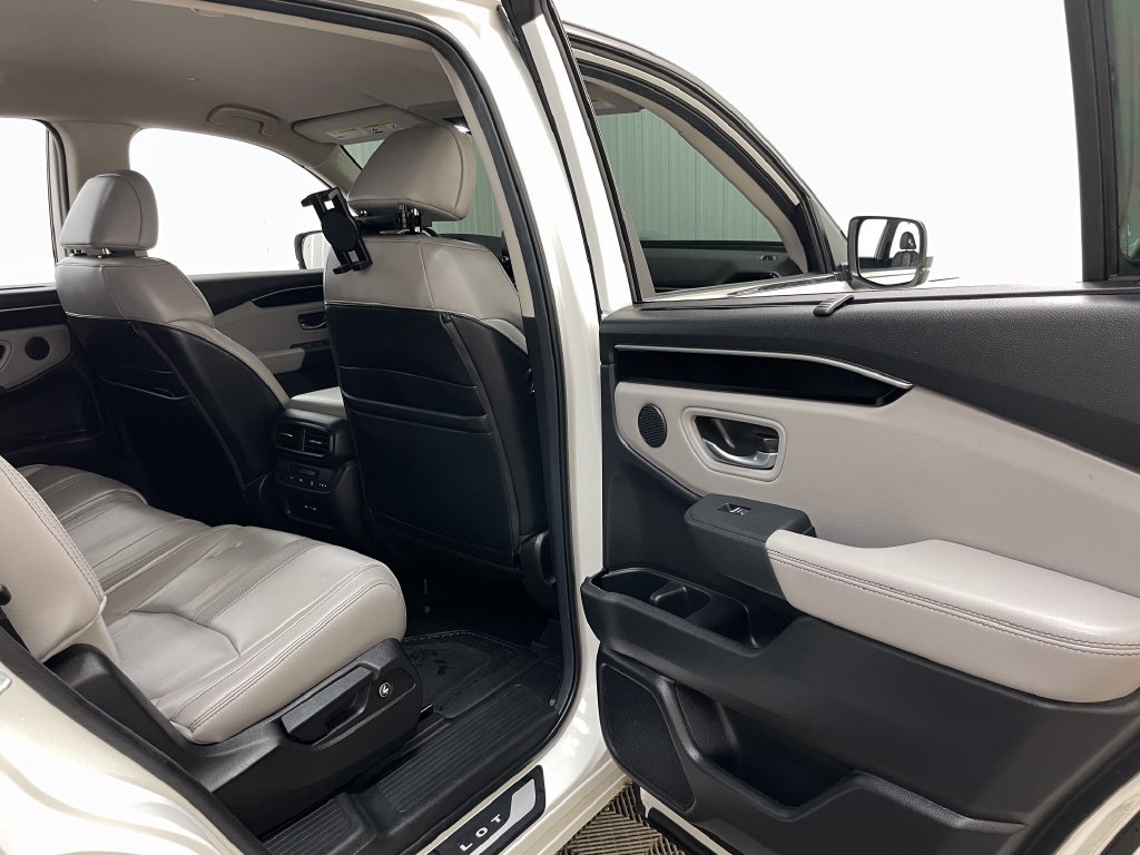 Used 2025 Honda Pilot EX-L image 41