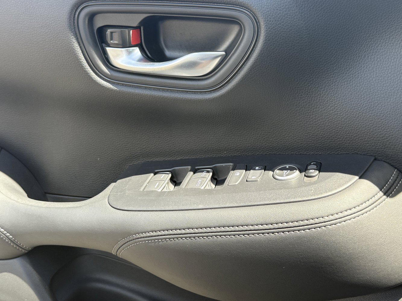 Certified 2024 Honda HR-V EX-L image 19