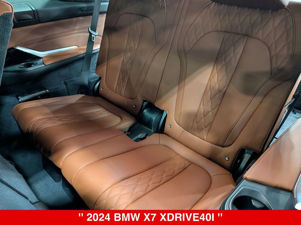 Used 2024 BMW X7 xDrive40i w/ M Sport Package AWD/4WD image 32