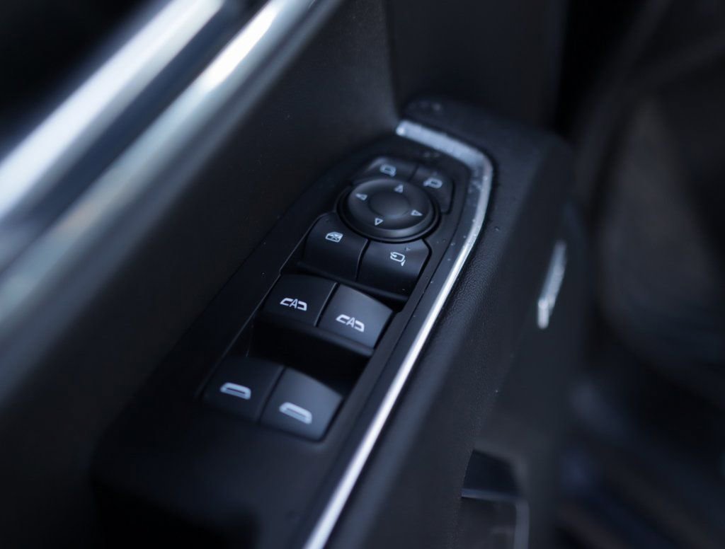 Used 2023 GMC Sierra 1500 SLT w/ SLT Convenience Package image 25