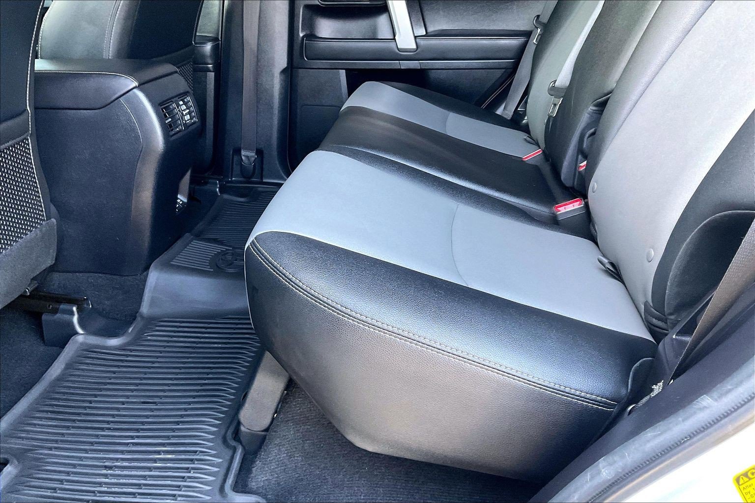 Used 2020 Toyota 4Runner SR5 Premium image 17