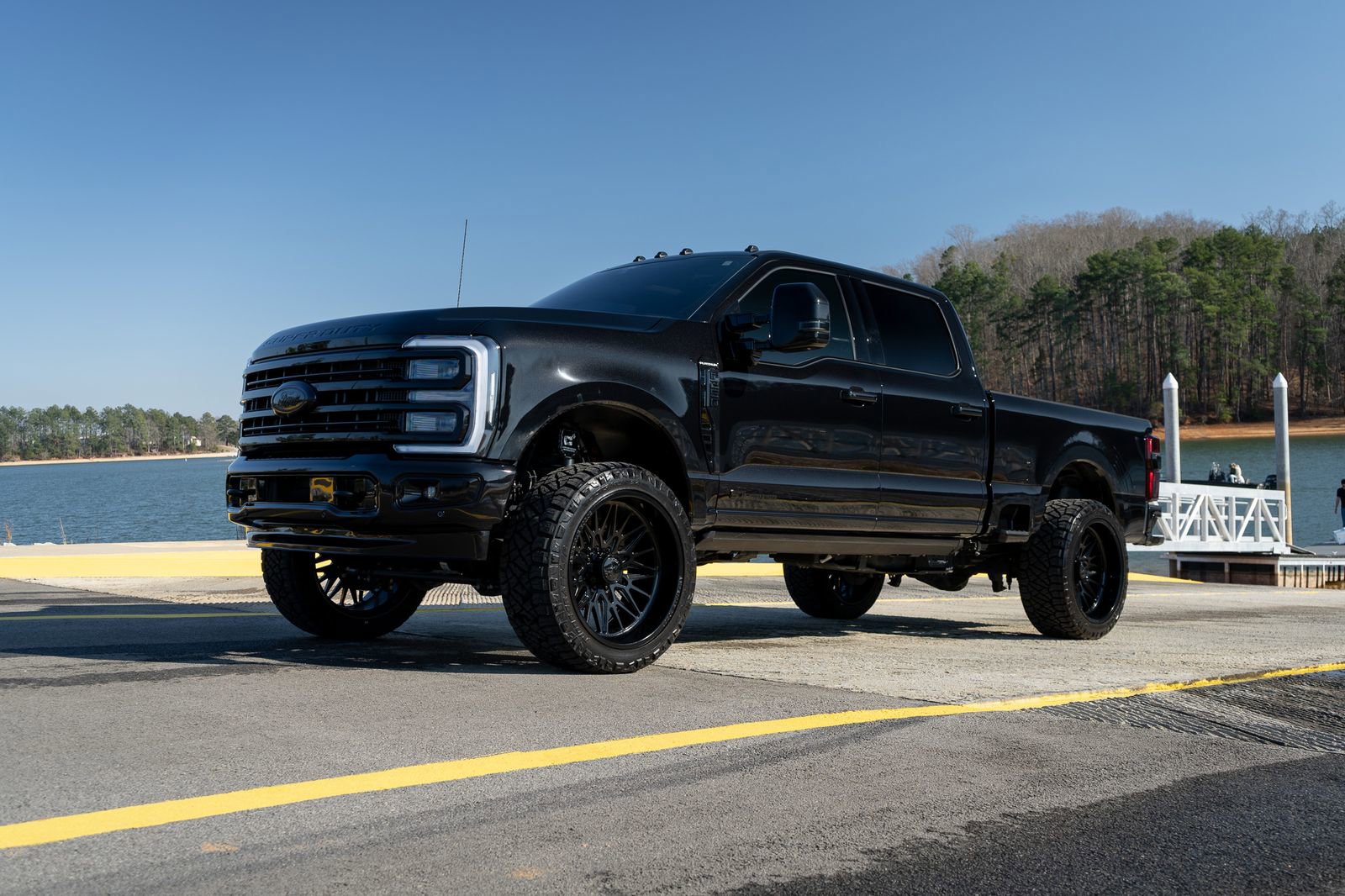 Used 2025 Ford F250 Platinum w/ Platinum Plus Package image 6