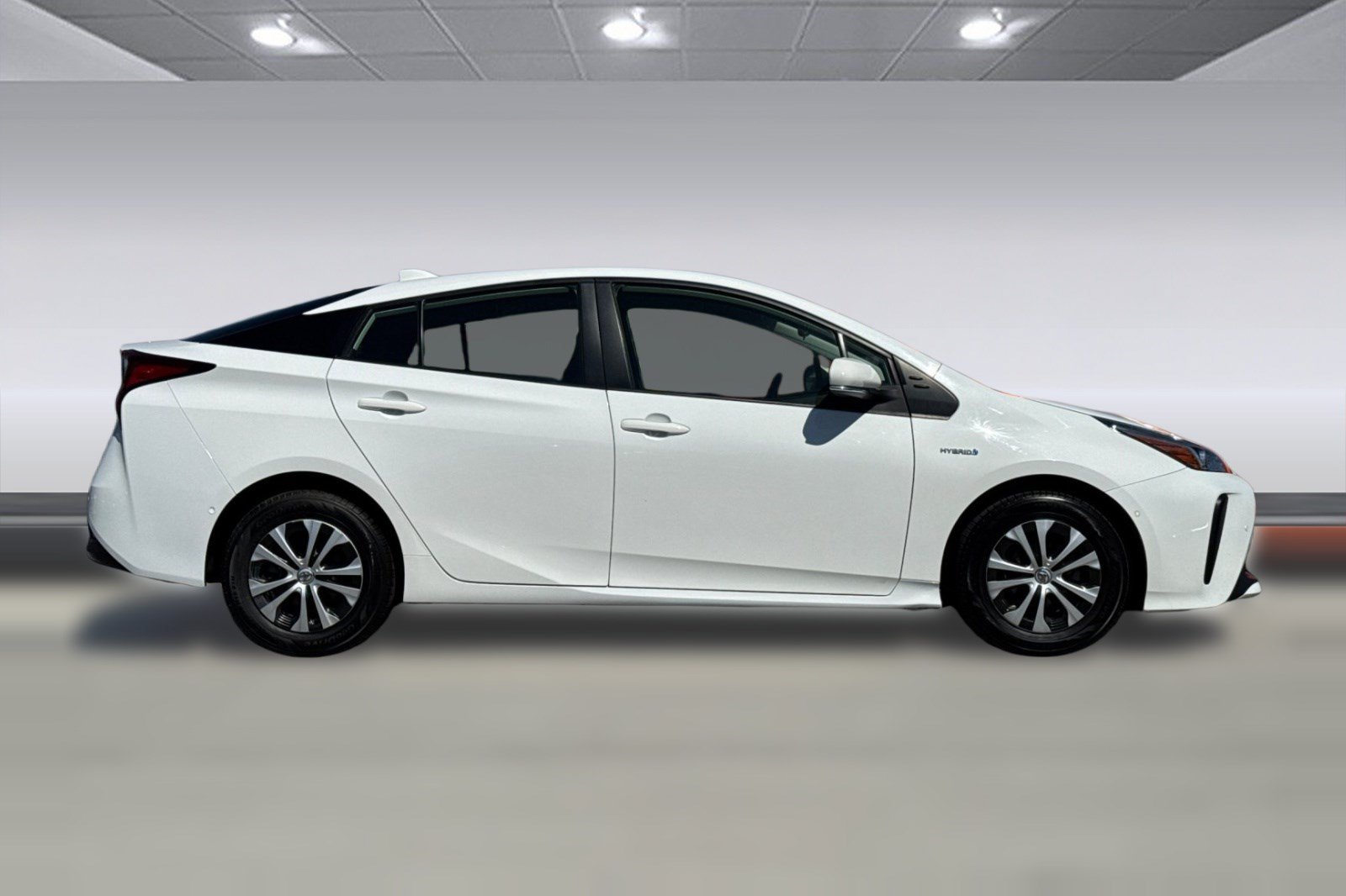 Certified 2022 Toyota Prius LE FWD image 8