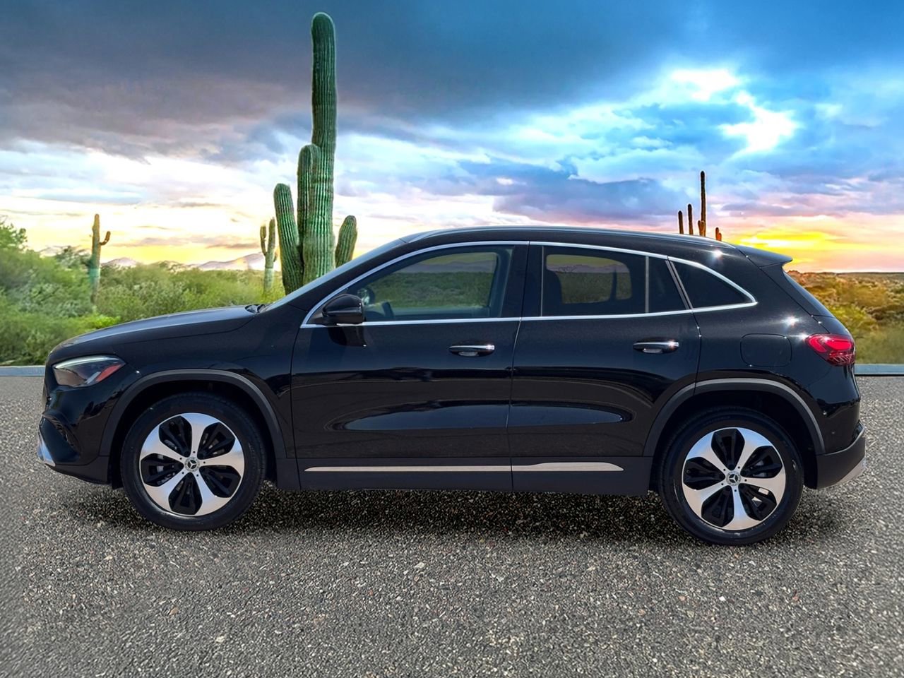 Used 2025 Mercedes-Benz GLA 250 4MATIC image 3