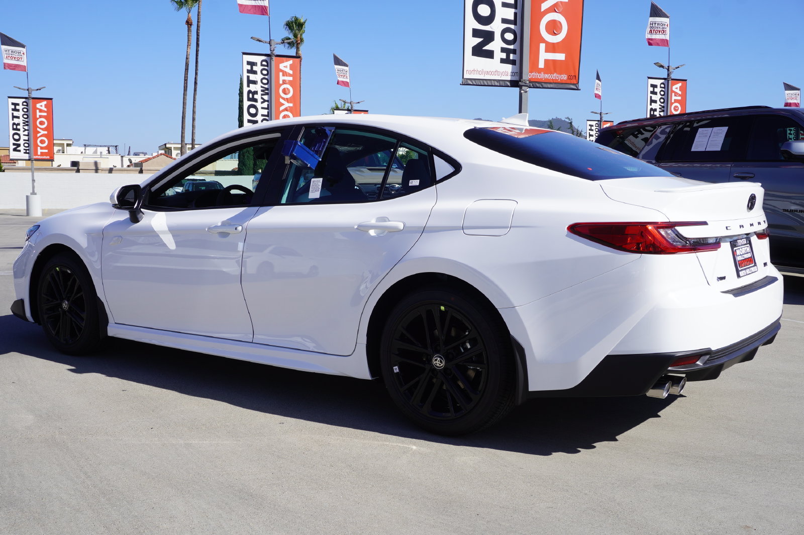 Used 2026 Toyota Camry SE w/ Multimedia Upgrade Package FWD image 5