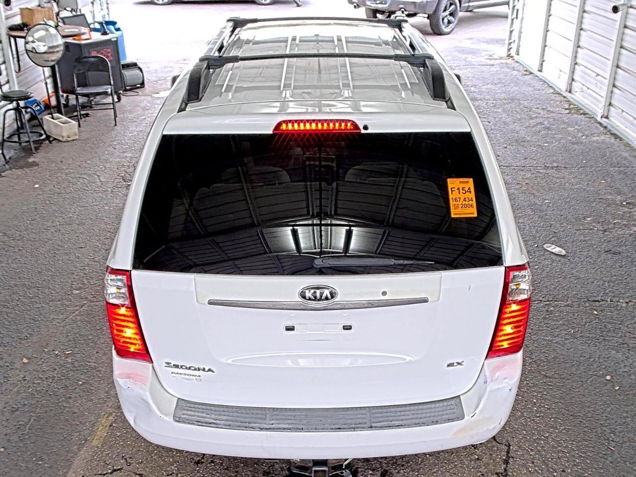 Used 2006 Kia Sedona LX FWD image 3