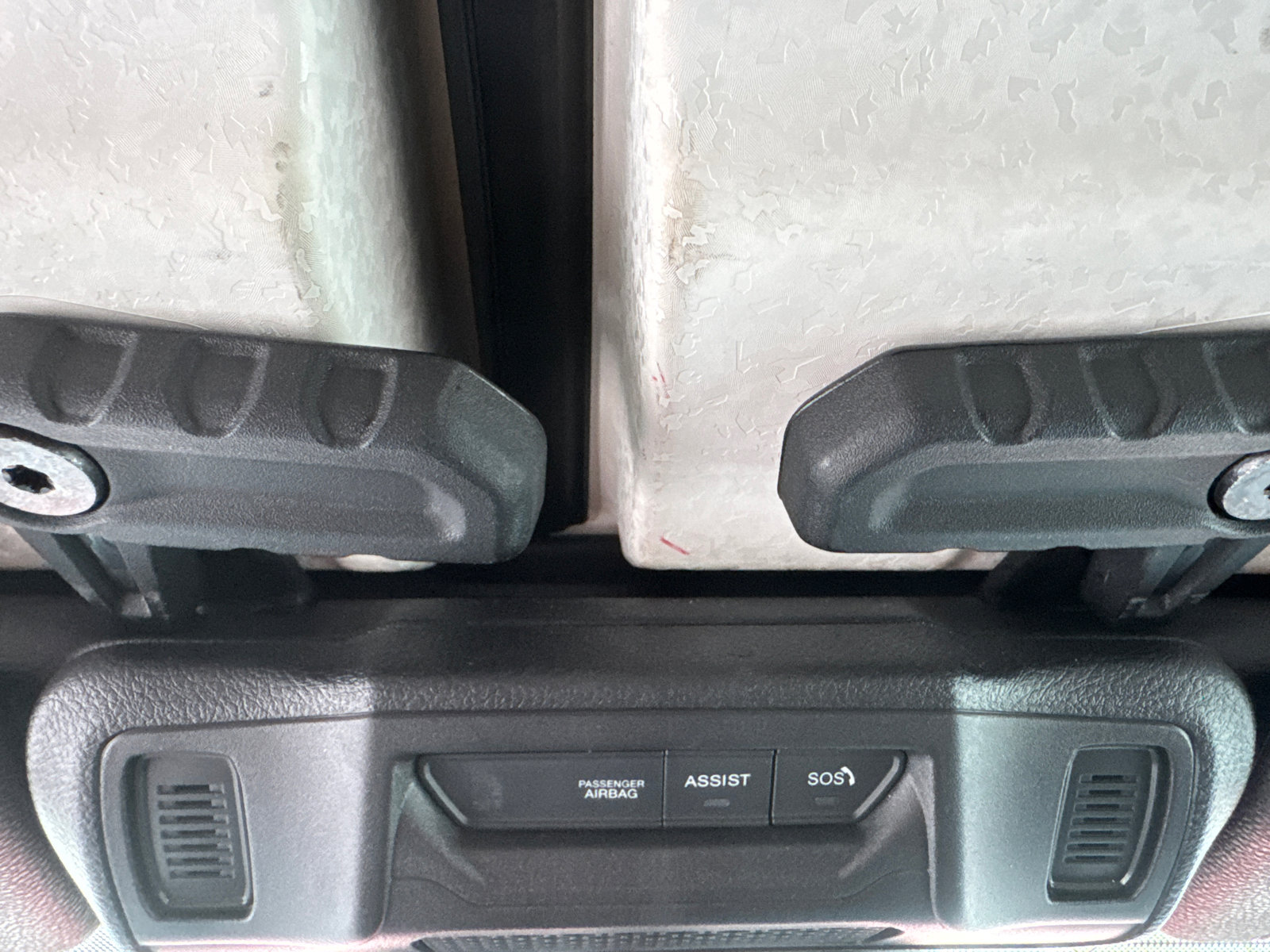 Used 2025 Jeep Wrangler Sahara image 24