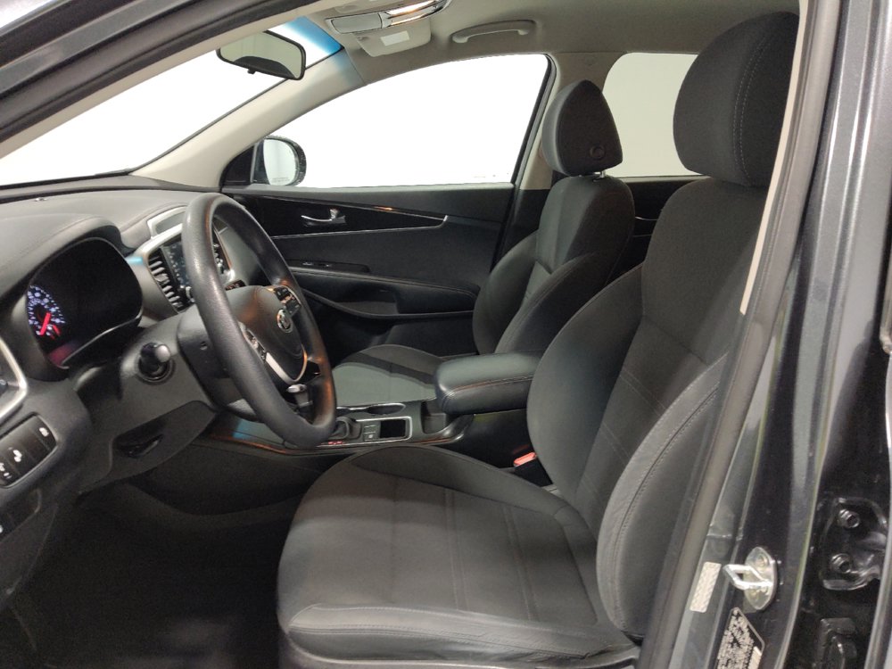Used 2020 Kia Sorento LX FWD image 17