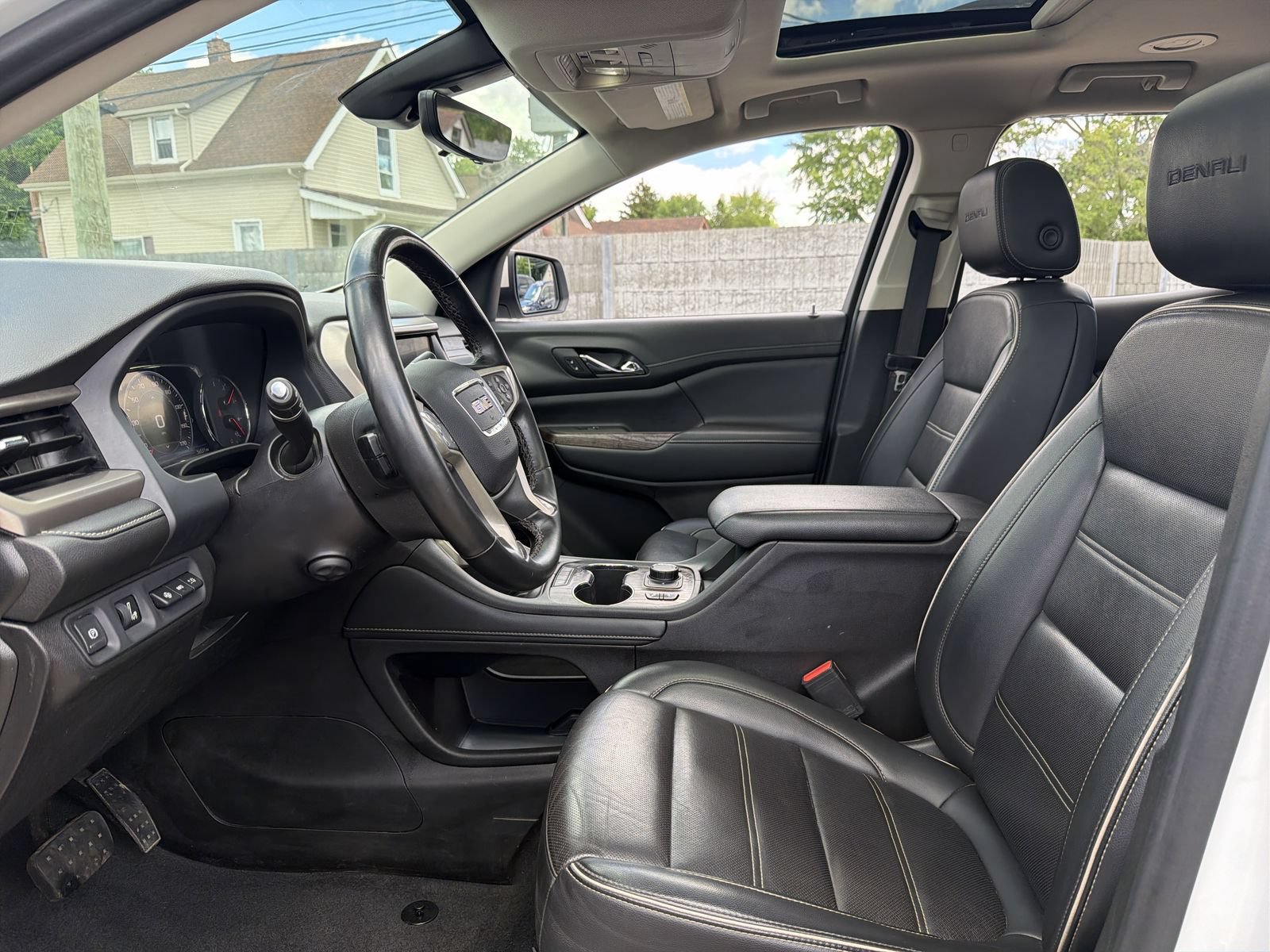Used 2023 GMC Acadia Denali w/ Denali Ultimate Package AWD/4WD image 14