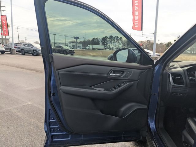 Used 2023 Nissan Rogue SL w/ SL Premium Package image 10