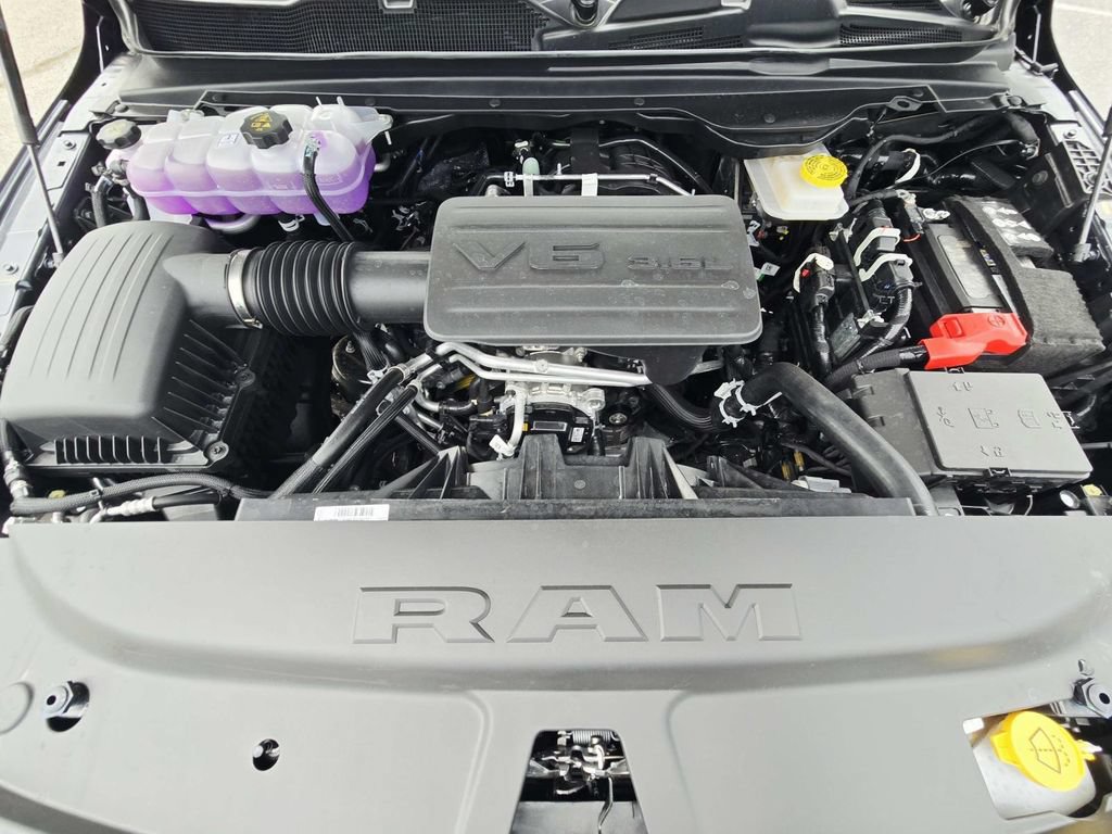 New 2026 RAM 1500 Express AWD/4WD image 14