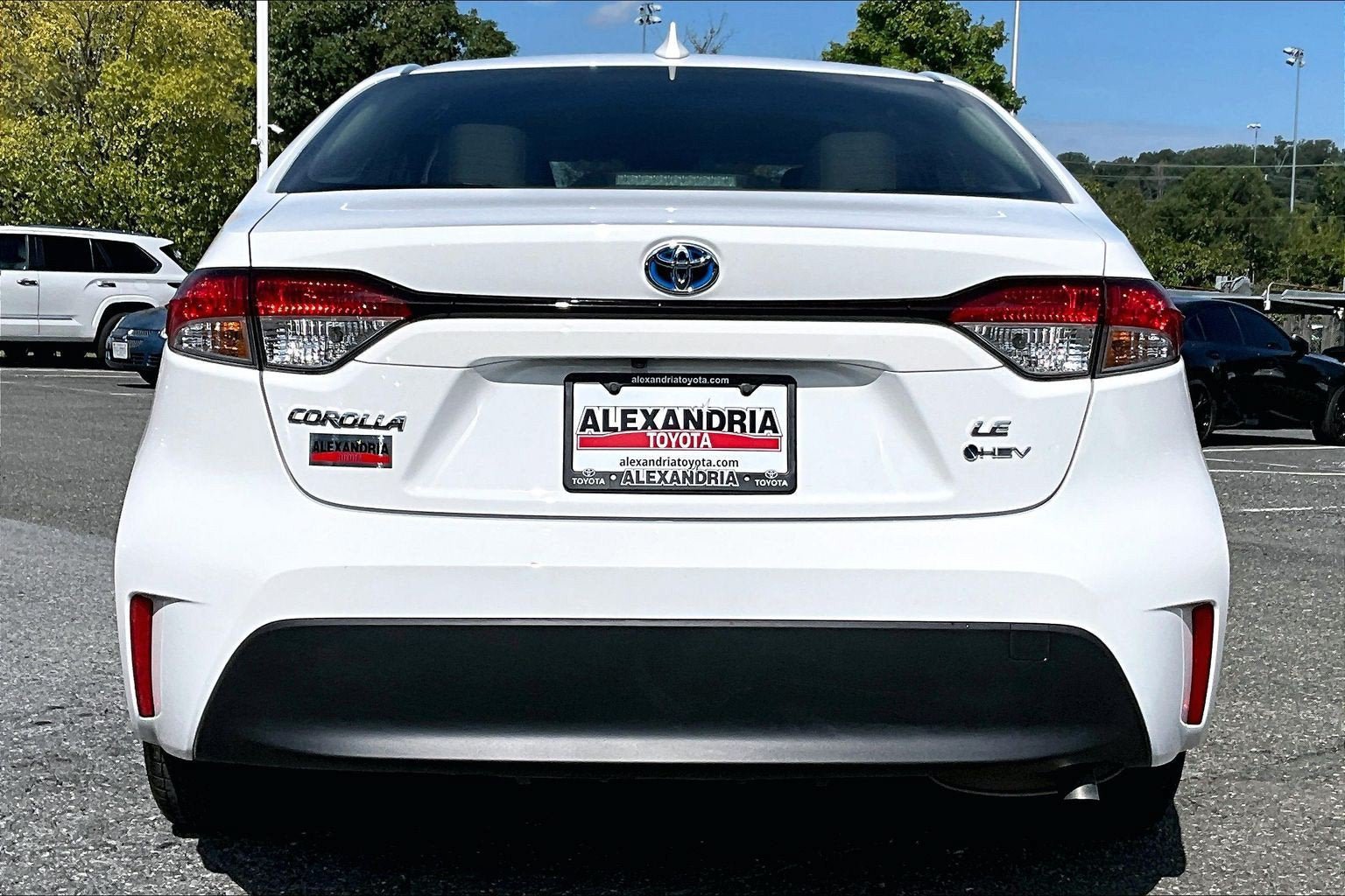 Used 2025 Toyota Corolla LE FWD image 4