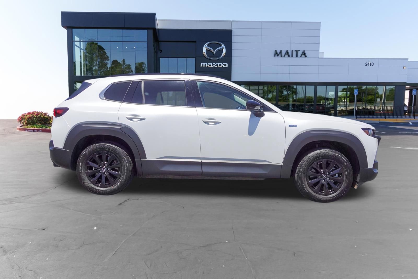 Used 2025 MAZDA CX-50 AWD 2.5 Hybrid w/ Premium Pkg image 2
