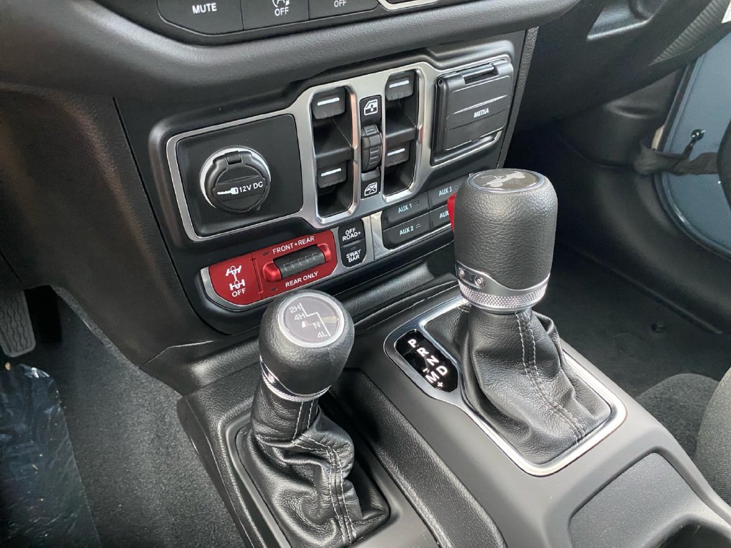 New 2026 Jeep Wrangler Unlimited Rubicon AWD/4WD image 36