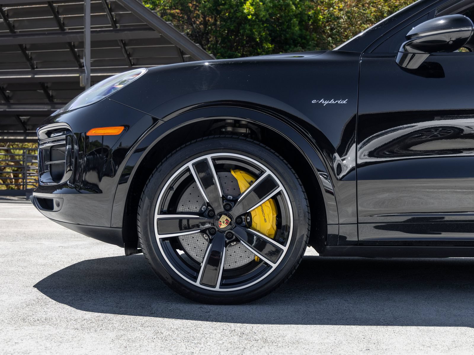 Certified 2022 Porsche Cayenne Turbo S AWD/4WD image 13