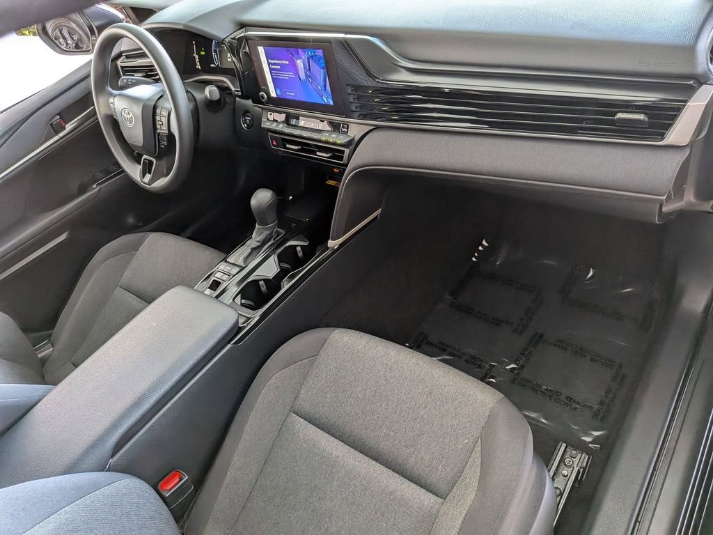 Used 2025 Toyota Camry LE FWD image 31