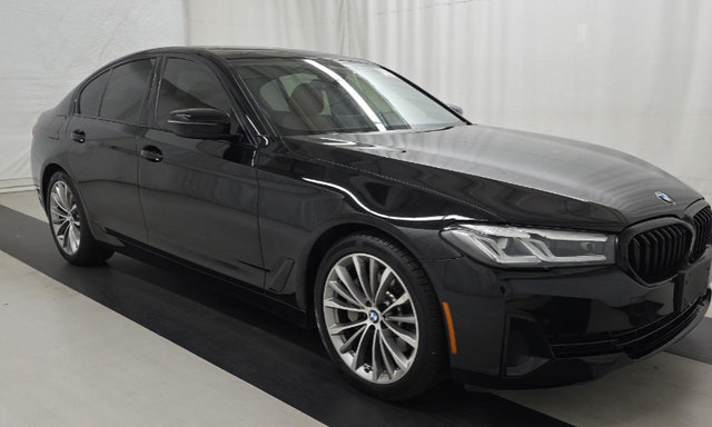 Used 2023 BMW 530i xDrive w/ Convenience Package AWD/4WD image 3