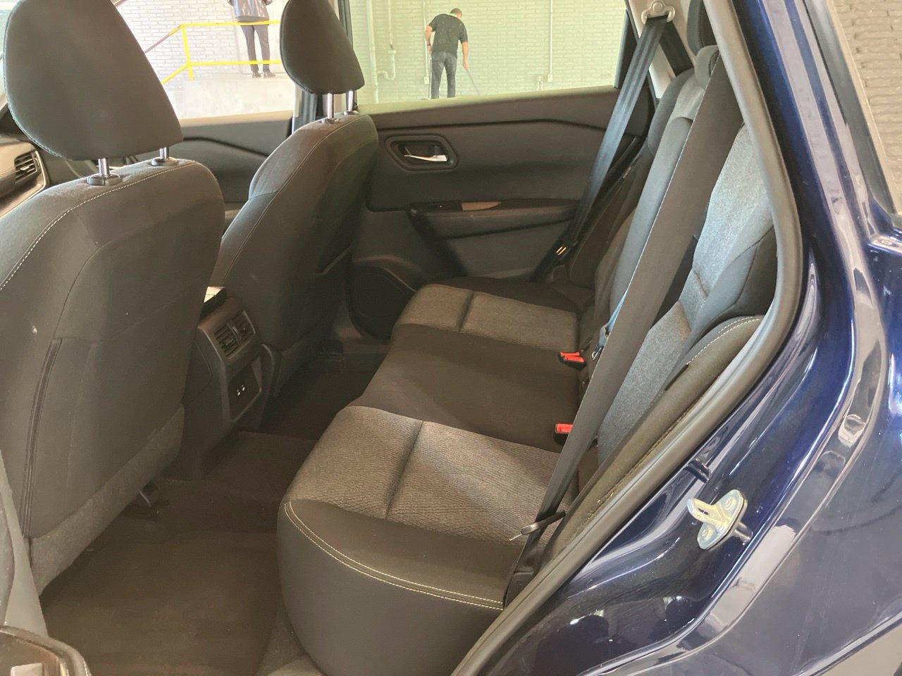 Used 2025 Nissan Rogue SV FWD image 9