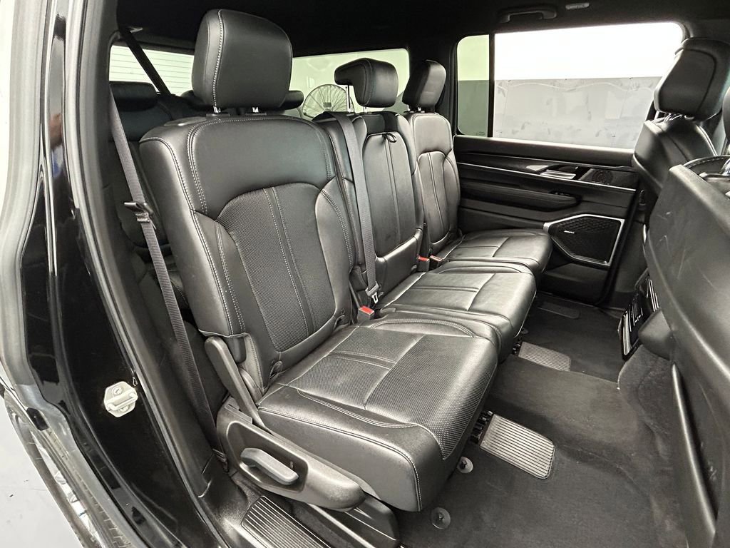 Used 2023 Jeep Wagoneer 4WD image 45